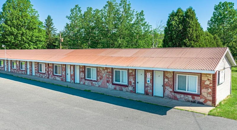 Motel 41 - From Web Listing (newer photo)